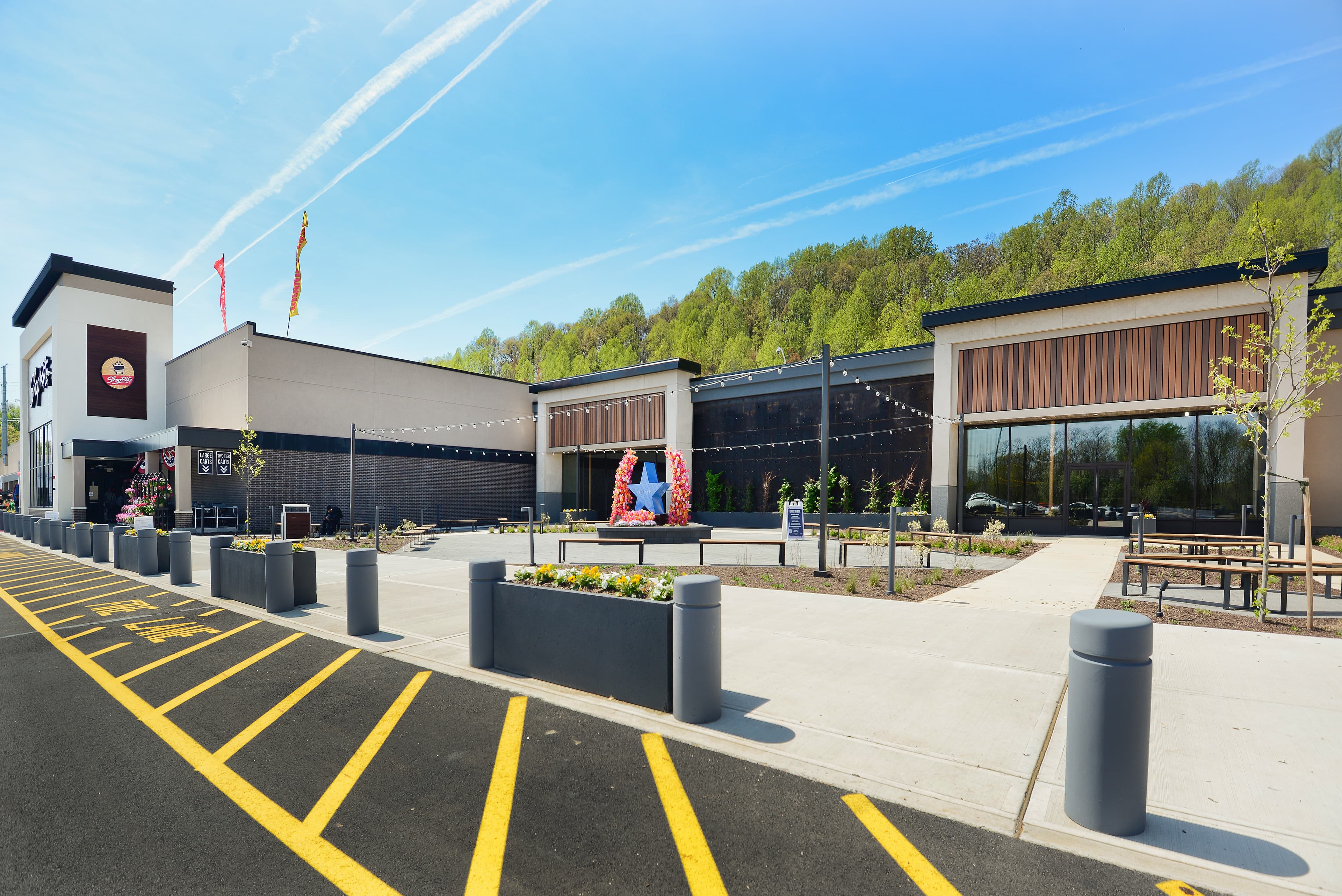 Blue Star Shopping Center | Image 4